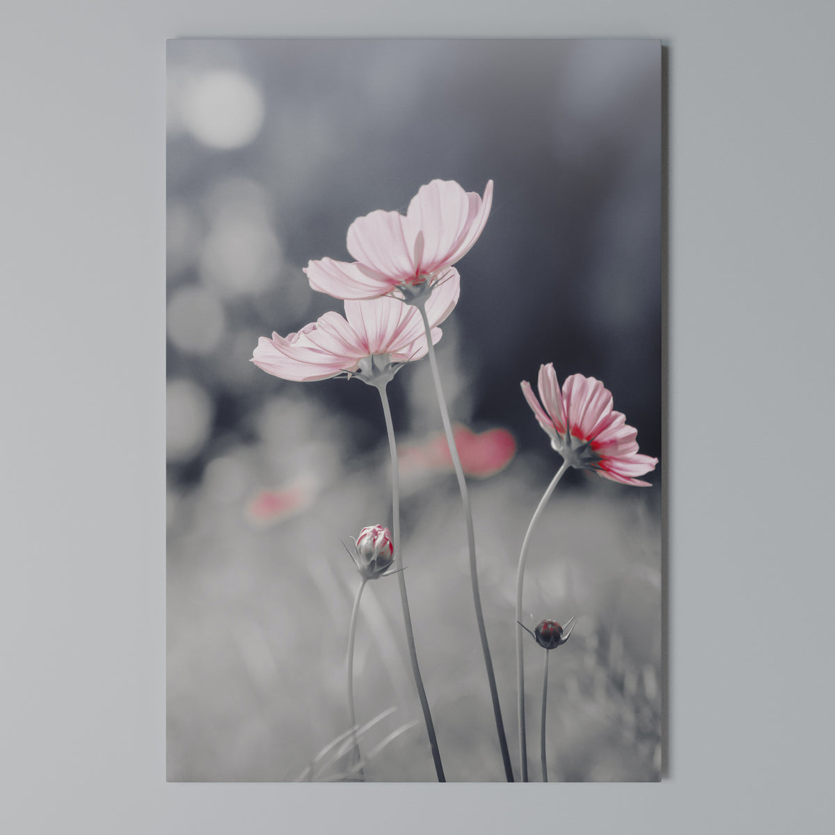 SUBTLE PETAL DANCE Cuadro en lienzo vertical