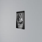 TOILET TIME TALES Cuadro en lienzo vertical