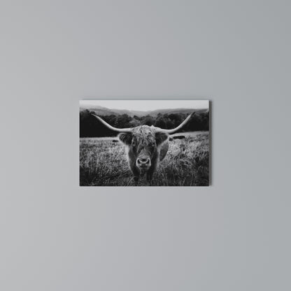 HORNED HERO IN FOCUS Cuadro en lienzo horizontal