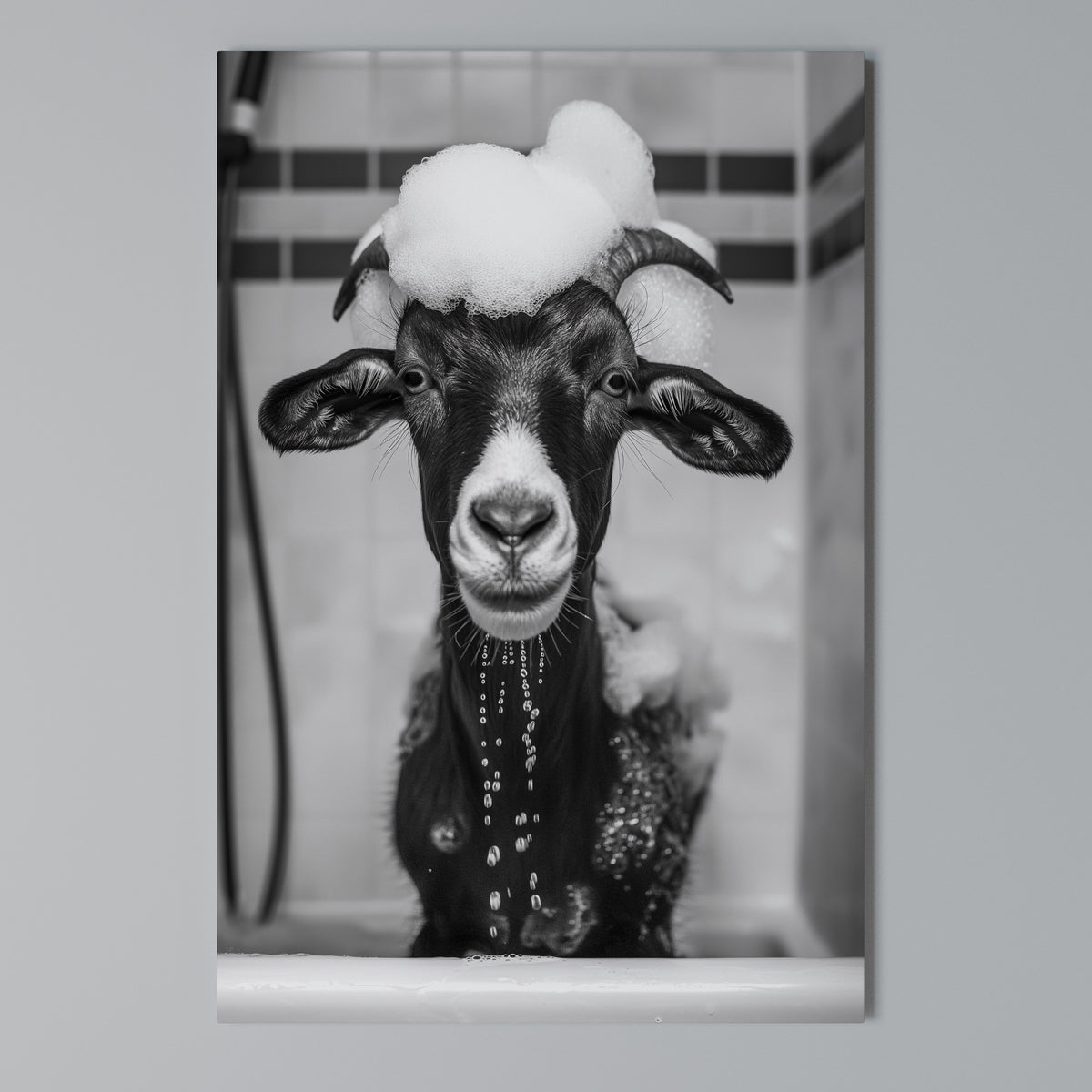 BUBBLE-BATHED BLISS Cuadro en lienzo vertical
